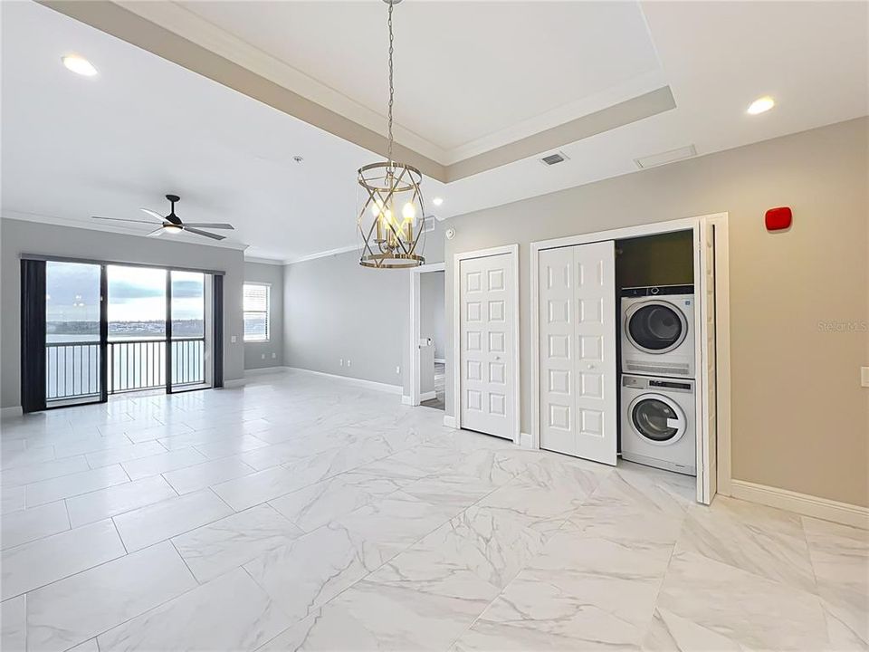 For Sale: $376,500 (2 beds, 2 baths, 1402 Square Feet)