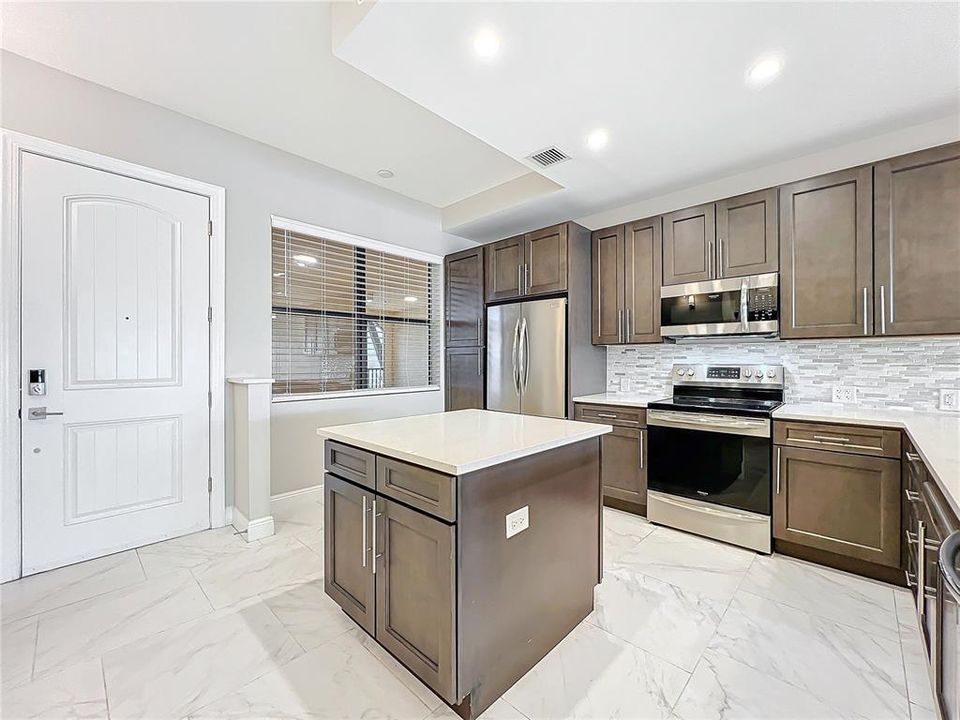 For Sale: $376,500 (2 beds, 2 baths, 1402 Square Feet)