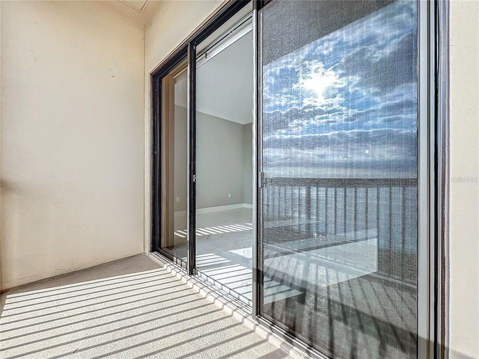 For Sale: $376,500 (2 beds, 2 baths, 1402 Square Feet)