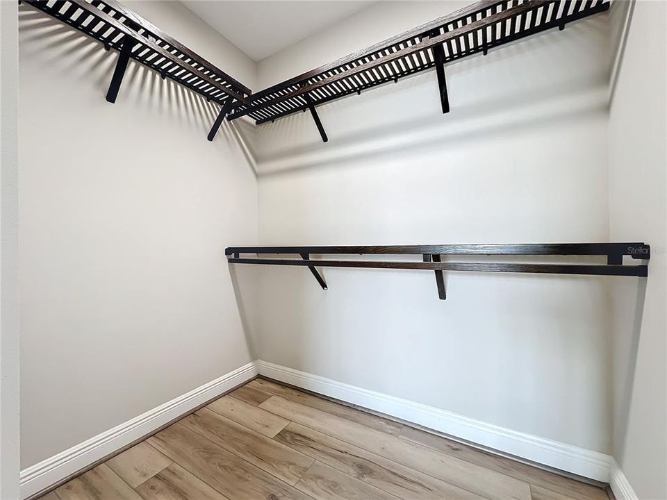 For Sale: $376,500 (2 beds, 2 baths, 1402 Square Feet)