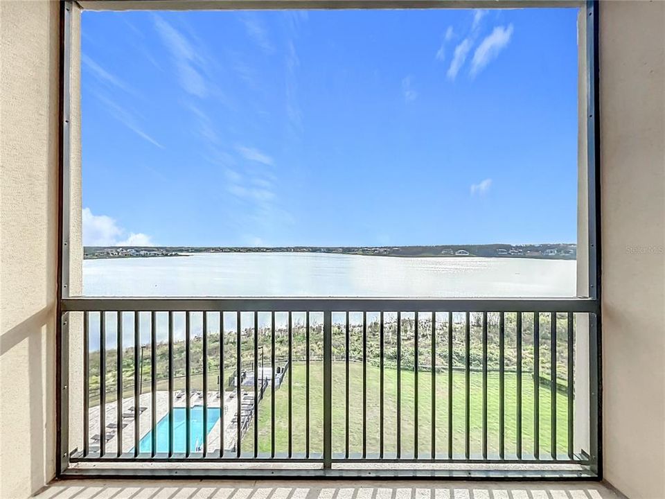 For Sale: $376,500 (2 beds, 2 baths, 1402 Square Feet)