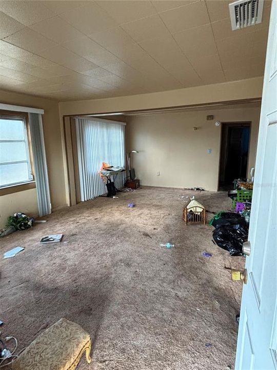 For Sale: $90,000 (3 beds, 1 baths, 988 Square Feet)