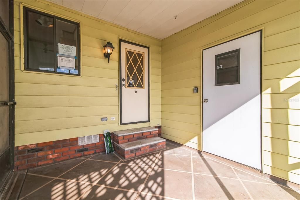 Active With Contract: $139,900 (2 beds, 2 baths, 1309 Square Feet)