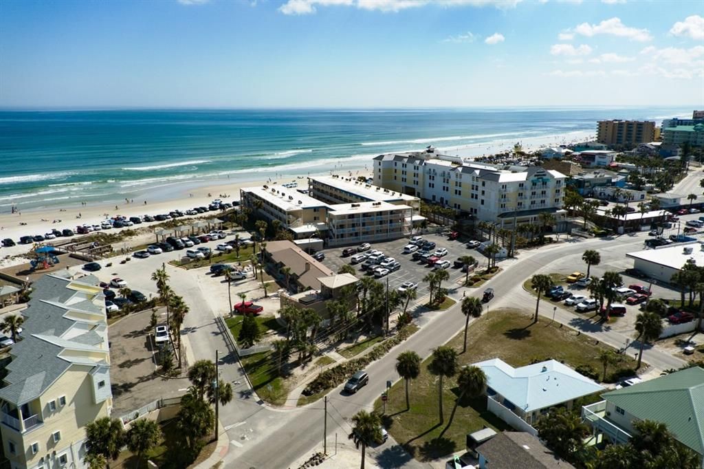 For Sale: $599,000 (0.05 acres)