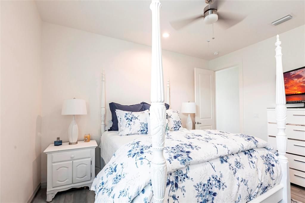 For Sale: $559,000 (6 beds, 0 baths, 2698 Square Feet)