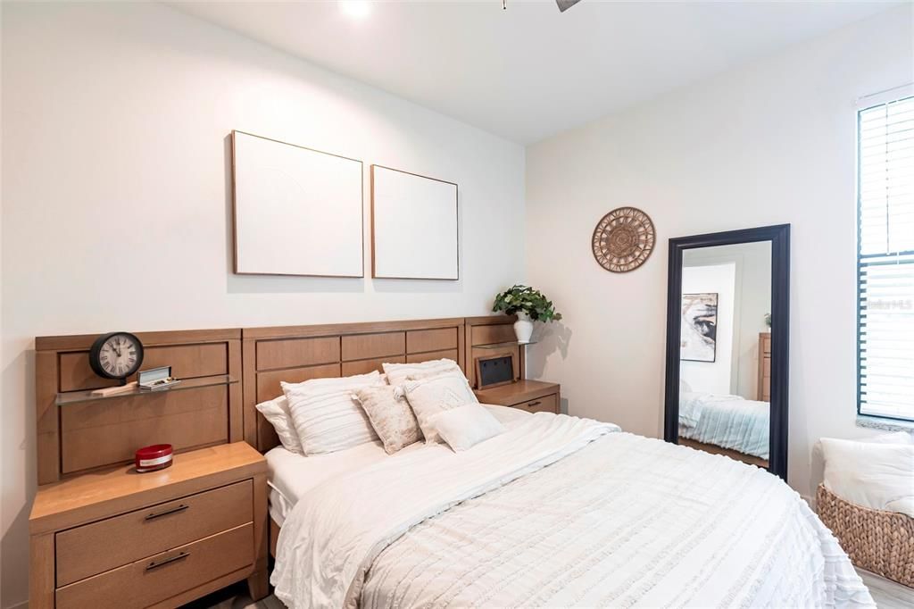 For Sale: $559,000 (6 beds, 0 baths, 2698 Square Feet)