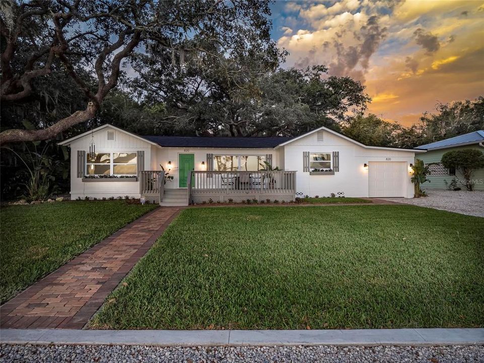 Recently Rented: $5,500 (3 beds, 2 baths, 1713 Square Feet)