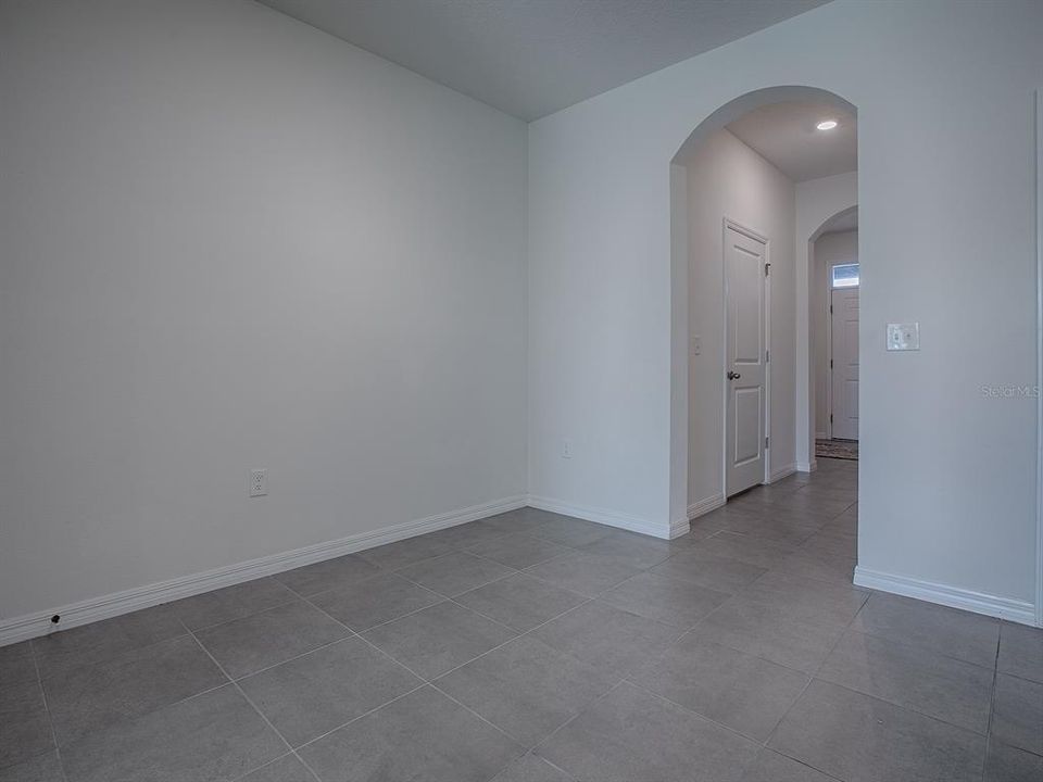 待售: $234,900 (3 贝兹, 2 浴室, 1688 平方英尺)