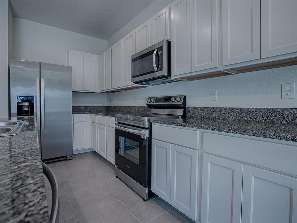 待售: $234,900 (3 贝兹, 2 浴室, 1688 平方英尺)