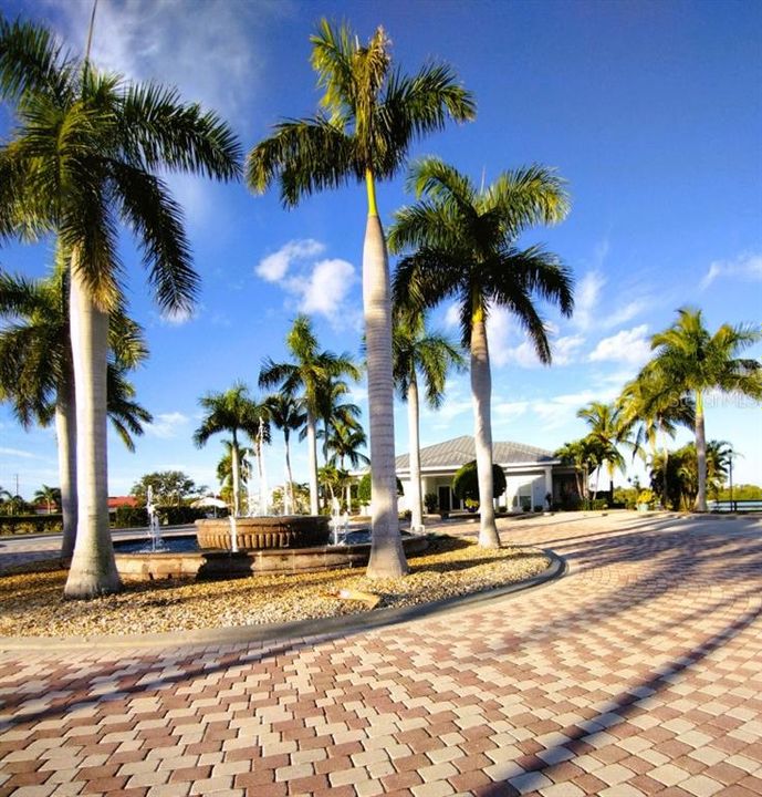 For Sale: $279,900 (2 beds, 2 baths, 1367 Square Feet)