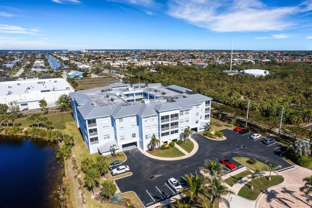 For Sale: $279,900 (2 beds, 2 baths, 1367 Square Feet)