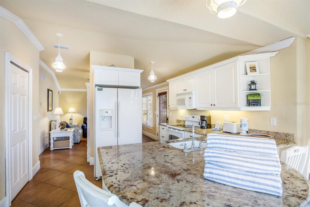 For Sale: $869,000 (2 beds, 2 baths, 910 Square Feet)
