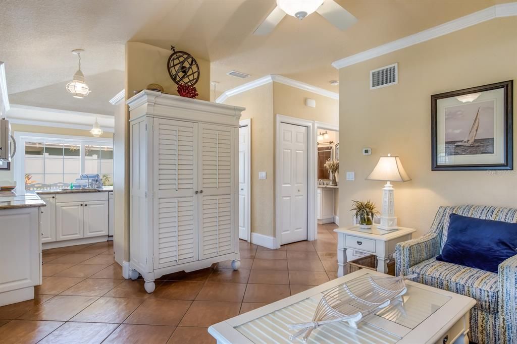 For Sale: $869,000 (2 beds, 2 baths, 910 Square Feet)