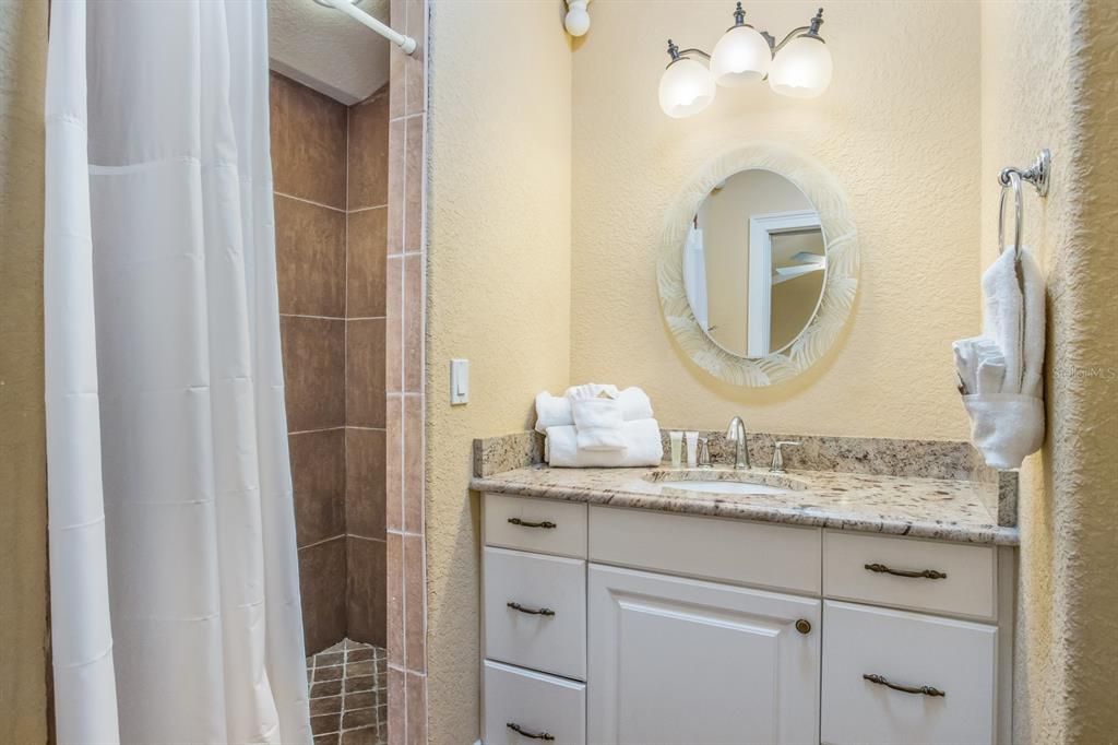 For Sale: $869,000 (2 beds, 2 baths, 910 Square Feet)