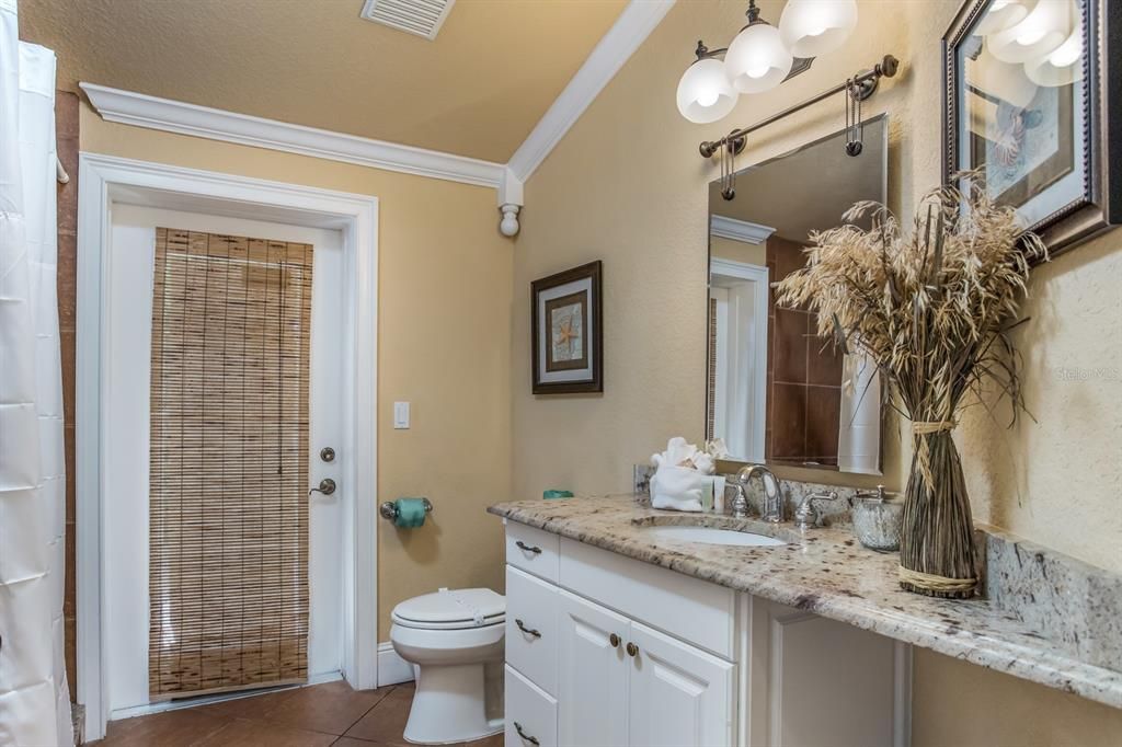For Sale: $869,000 (2 beds, 2 baths, 910 Square Feet)
