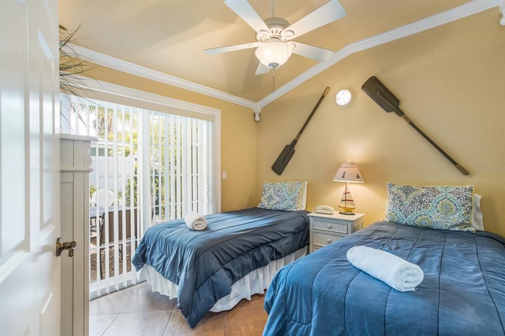 For Sale: $869,000 (2 beds, 2 baths, 910 Square Feet)