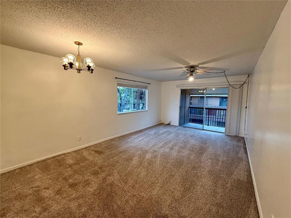 For Sale: $139,000 (2 beds, 2 baths, 1068 Square Feet)