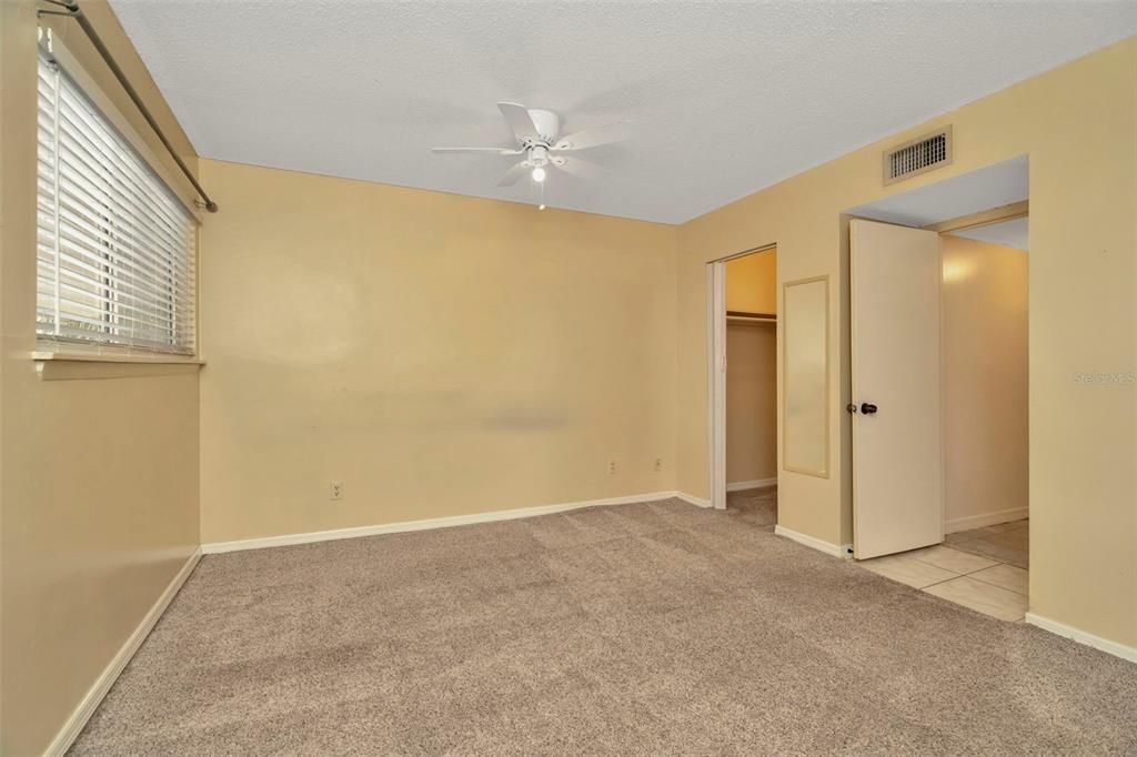 For Sale: $139,000 (2 beds, 2 baths, 1068 Square Feet)