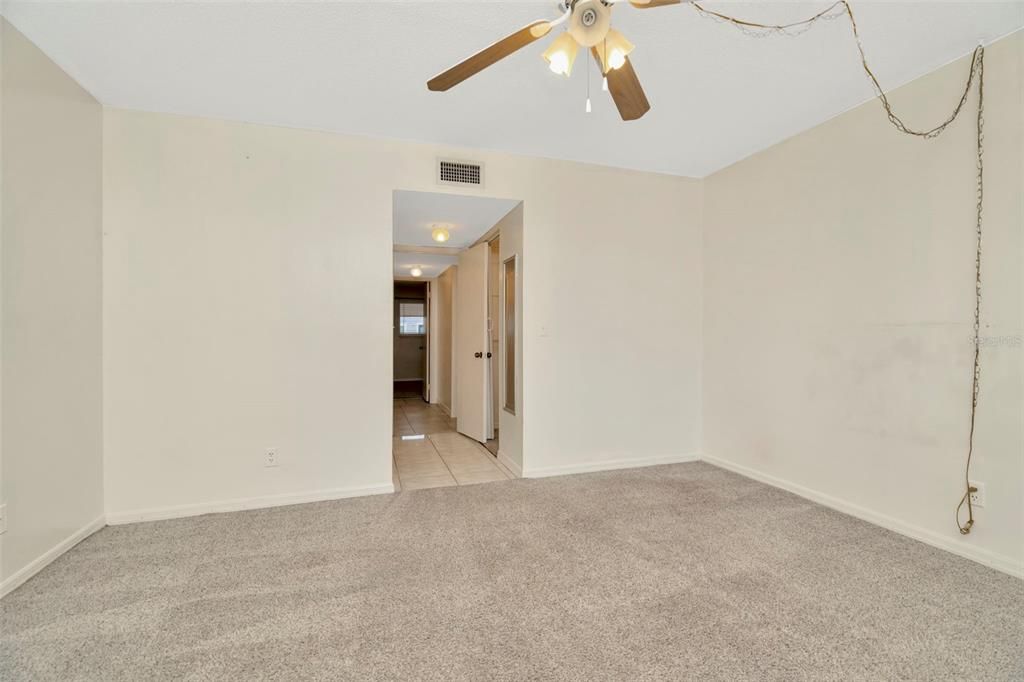 For Sale: $139,000 (2 beds, 2 baths, 1068 Square Feet)