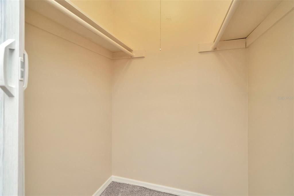 For Sale: $139,000 (2 beds, 2 baths, 1068 Square Feet)