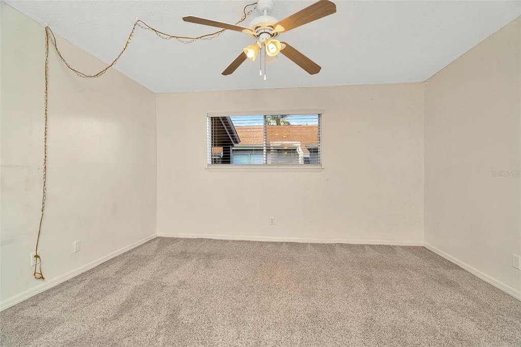 For Sale: $139,000 (2 beds, 2 baths, 1068 Square Feet)