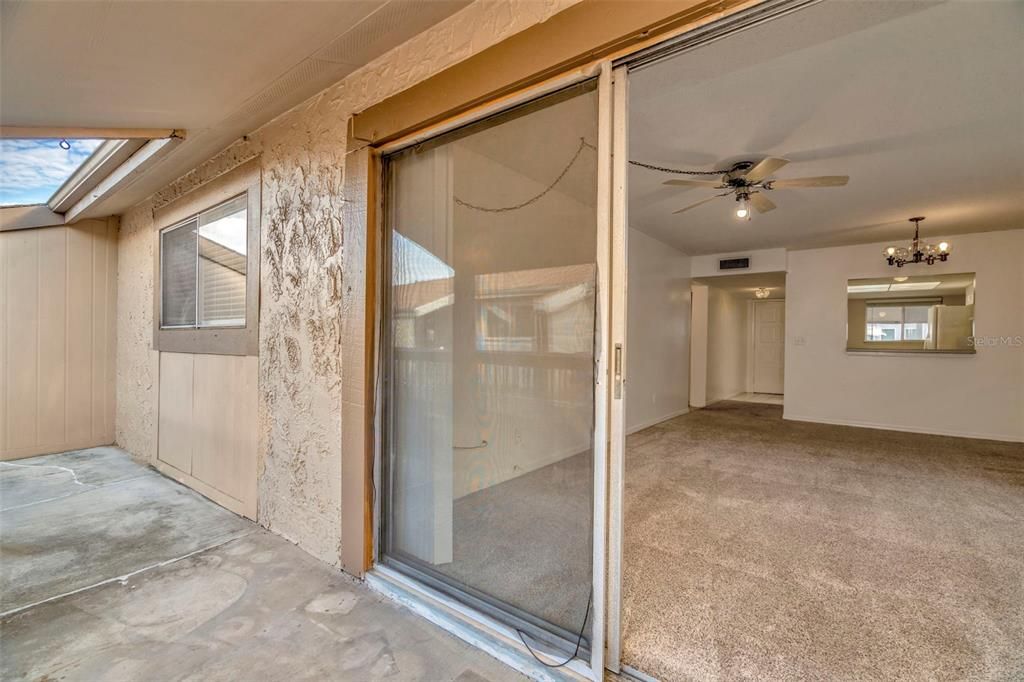 For Sale: $139,000 (2 beds, 2 baths, 1068 Square Feet)