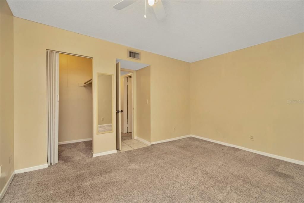 For Sale: $139,000 (2 beds, 2 baths, 1068 Square Feet)