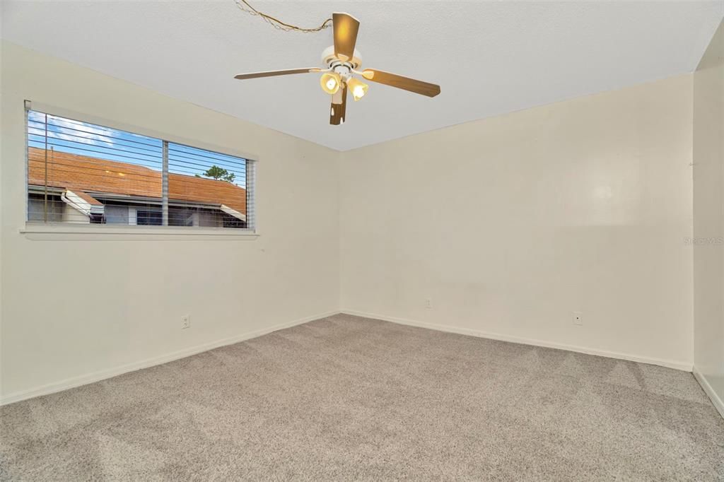 For Sale: $139,000 (2 beds, 2 baths, 1068 Square Feet)