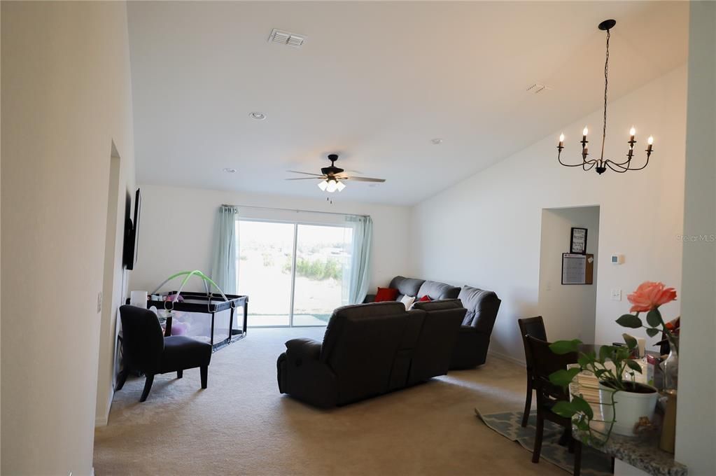 For Sale: $278,000 (4 beds, 2 baths, 1700 Square Feet)