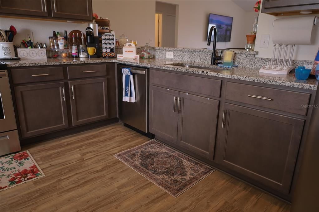 For Sale: $278,000 (4 beds, 2 baths, 1700 Square Feet)