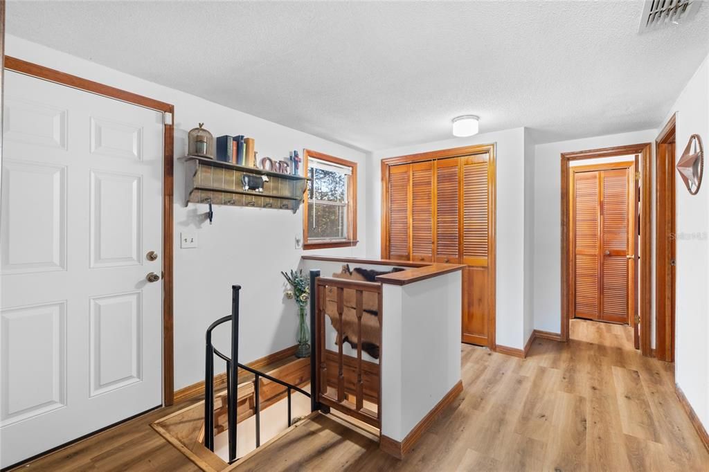 待售: $220,000 (3 贝兹, 1 浴室, 1560 平方英尺)