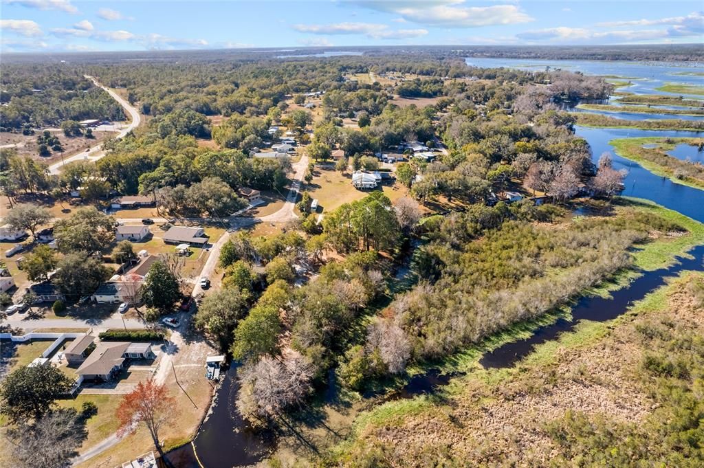 待售: $220,000 (3 贝兹, 1 浴室, 1560 平方英尺)