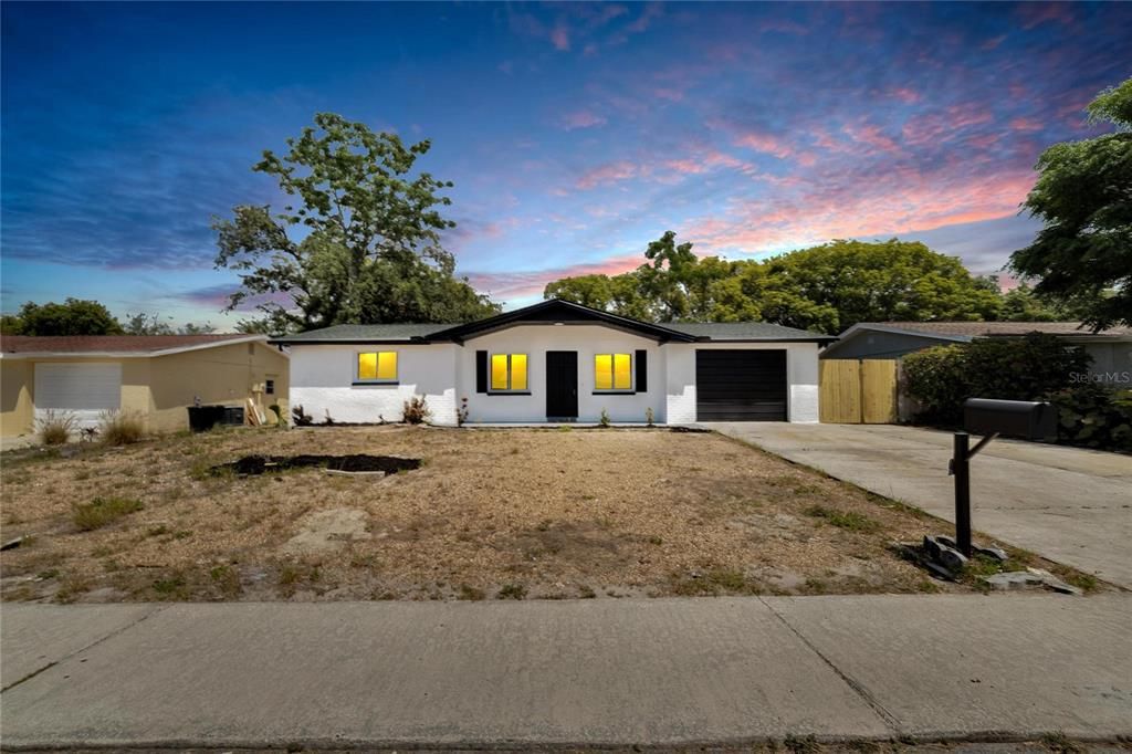 最近租的: $1,850 (3 贝兹, 2 浴室, 1128 平方英尺)