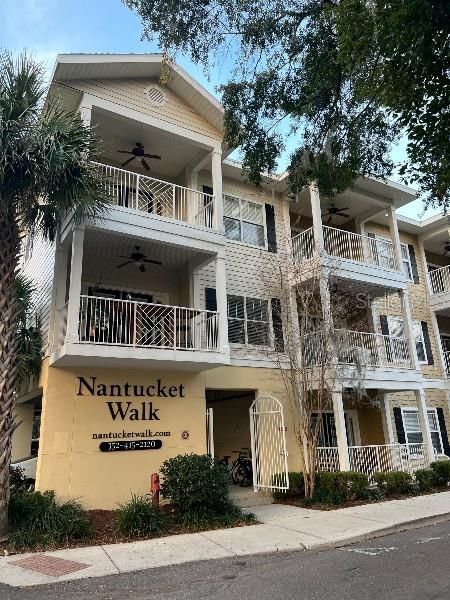 Recently Sold: $328,000 (2 beds, 2 baths, 837 Square Feet)