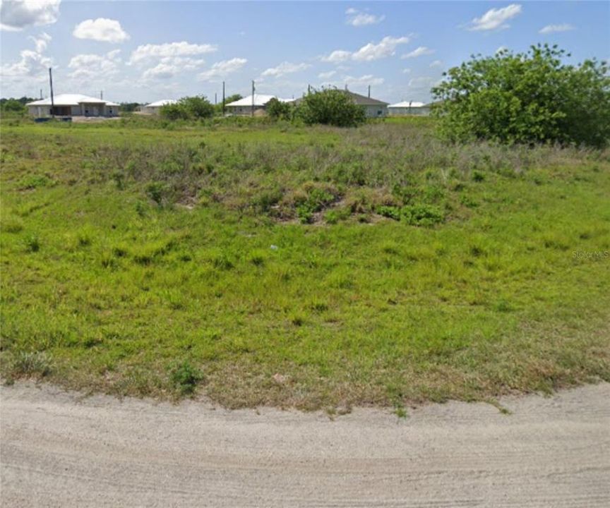 最近售出: $19,500 (0.28 acres)