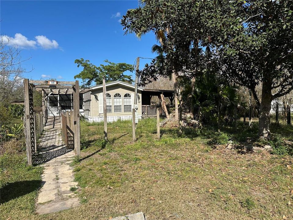 Vendido Recientemente: $190,000 (2 camas, 2 baños, 1724 Pies cuadrados)