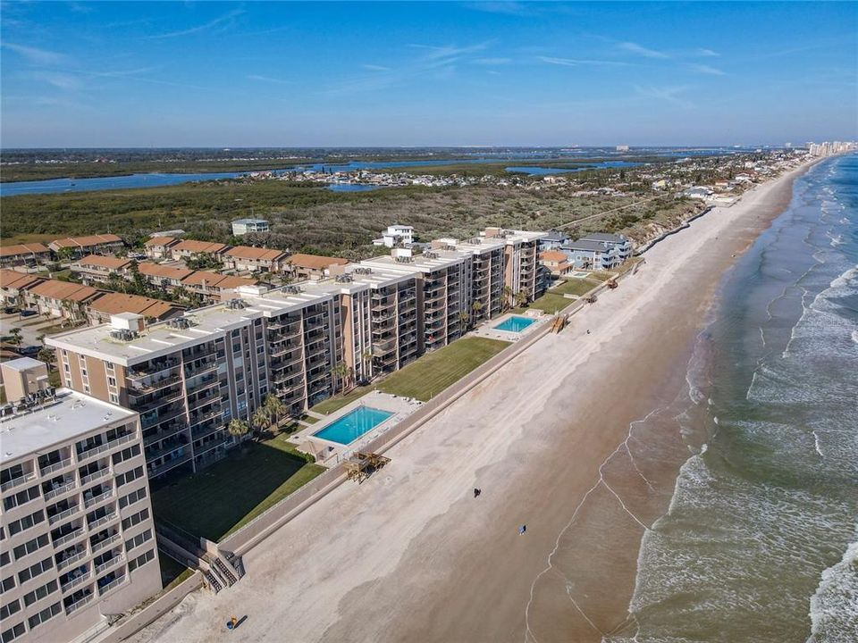 合同活跃: $379,000 (2 贝兹, 2 浴室, 1227 平方英尺)