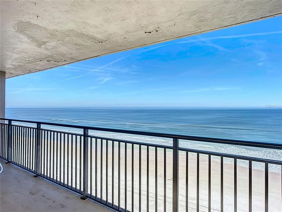 合同活跃: $379,000 (2 贝兹, 2 浴室, 1227 平方英尺)