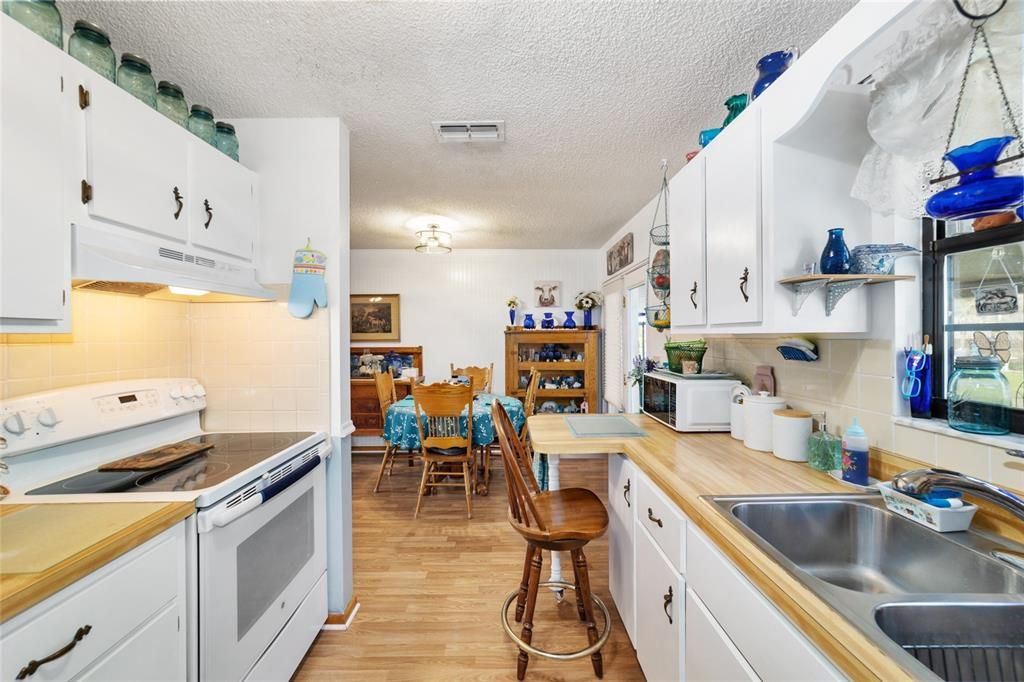 待售: $675,000 (3 贝兹, 2 浴室, 1430 平方英尺)