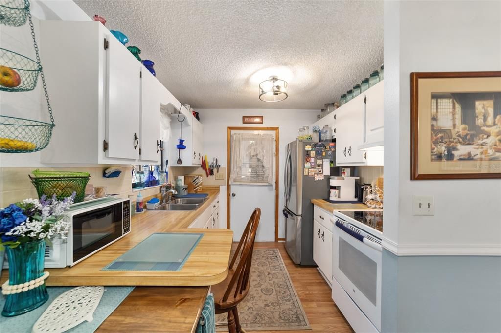 待售: $675,000 (3 贝兹, 2 浴室, 1430 平方英尺)