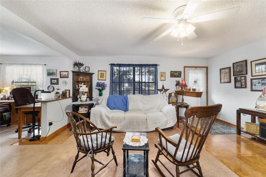 待售: $675,000 (3 贝兹, 2 浴室, 1430 平方英尺)