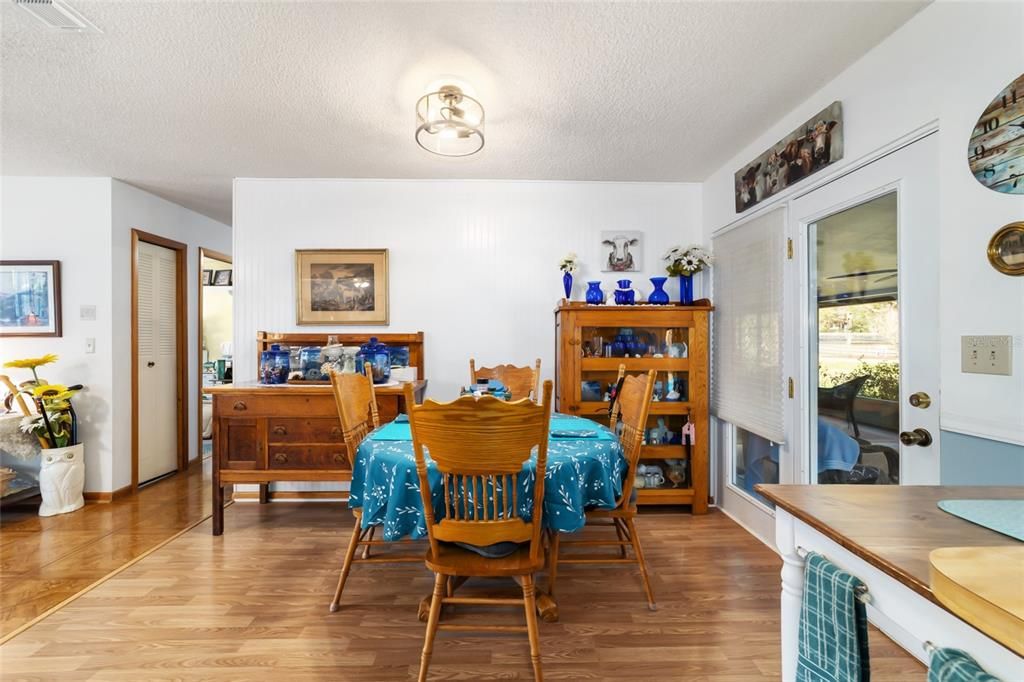 待售: $675,000 (3 贝兹, 2 浴室, 1430 平方英尺)