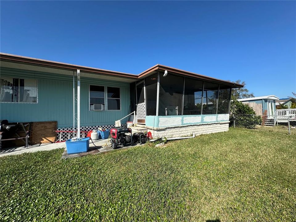 Под контрактом: $98,000 (3 спален, 2 ванн, 1612 Квадратных фут)