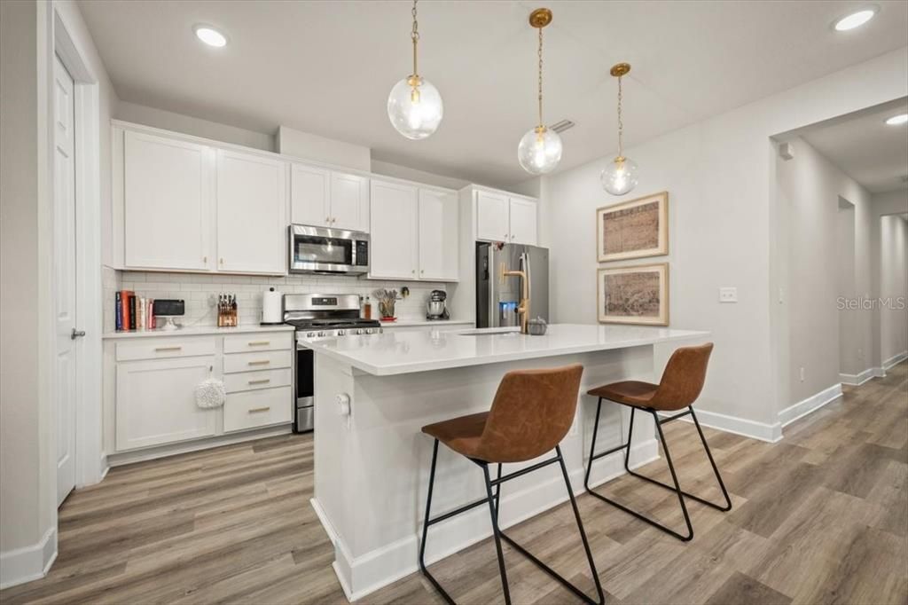 Kitchen with island