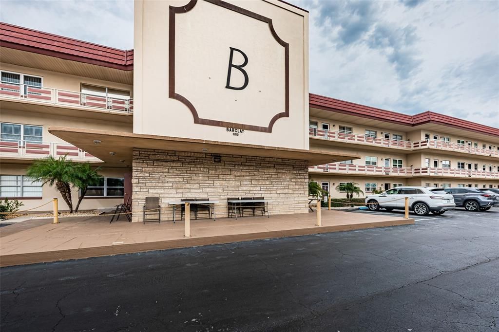 Active With Contract: $129,000 (1 beds, 1 baths, 1060 Square Feet)