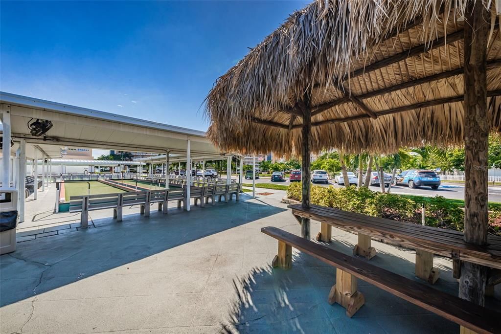 Active With Contract: $129,000 (1 beds, 1 baths, 1060 Square Feet)