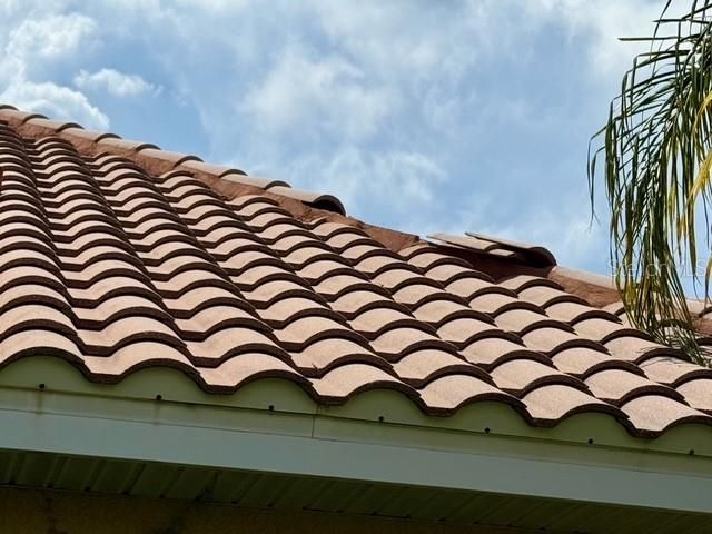 Active With Contract: $585,000 (5 beds, 3 baths, 3284 Square Feet)