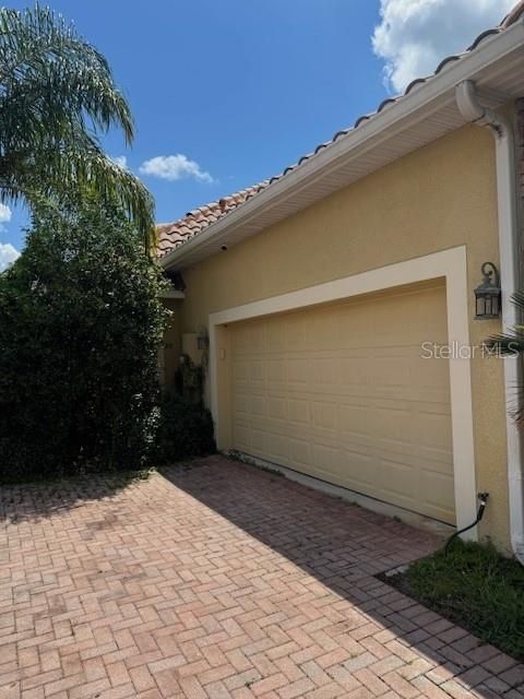 Active With Contract: $585,000 (5 beds, 3 baths, 3284 Square Feet)