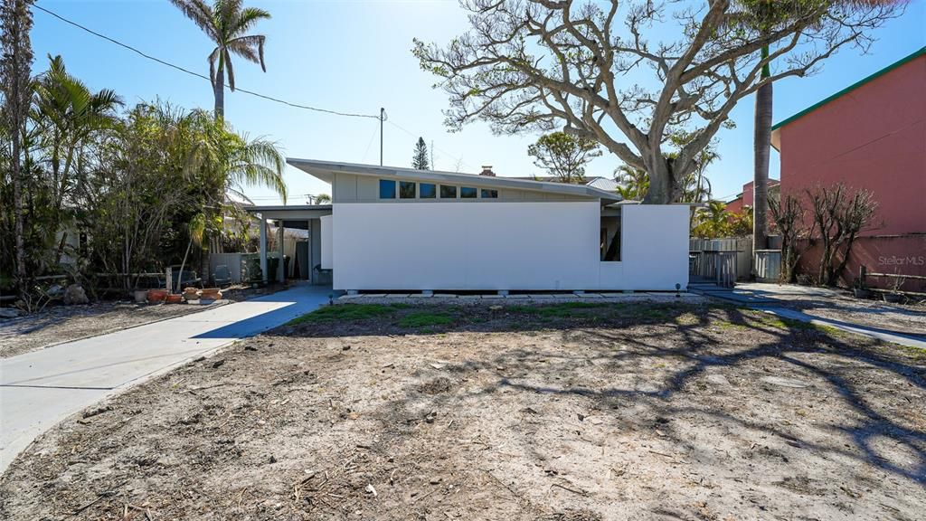 Activo con contrato: $1,395,000 (3 camas, 2 baños, 2219 Pies cuadrados)