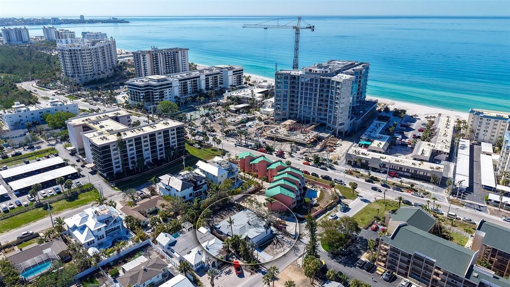 Activo con contrato: $1,395,000 (3 camas, 2 baños, 2219 Pies cuadrados)